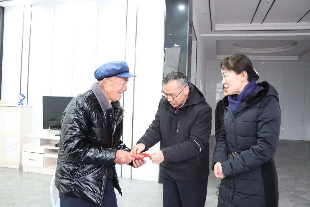 岚皋县省敬老助老总会开展迎新春送温暖慰问活动纪实