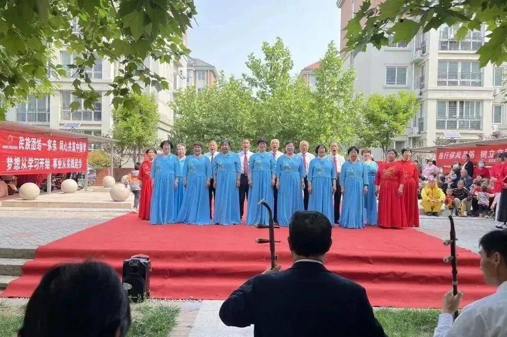 四座桥托起社区老人的幸福生活