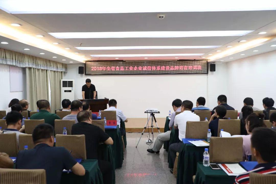 今年各市至少建设一所新学校，教育发展的必然趋势