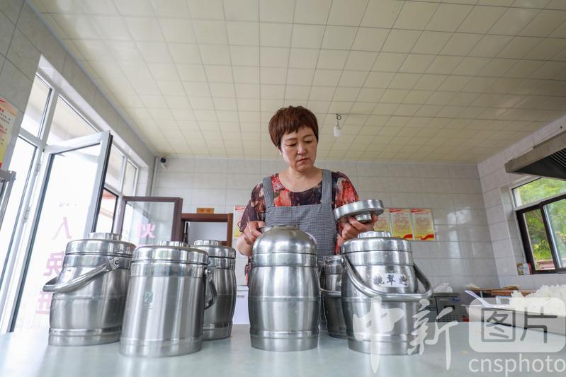 唐山滦南农村助餐小食堂，传递爱心力量，温暖每一餐