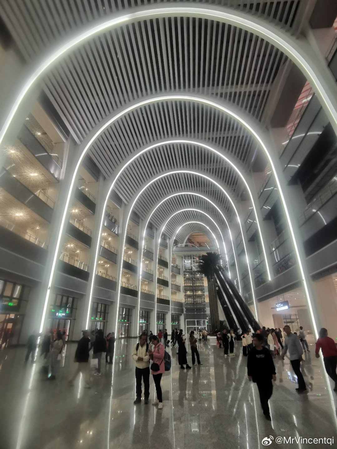 探访新火车站，见证城市腾飞与变迁之旅