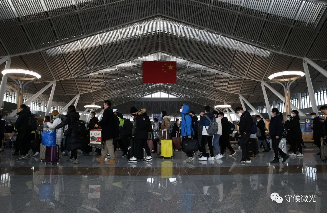 参观新火车站，见证城市的发展与变迁