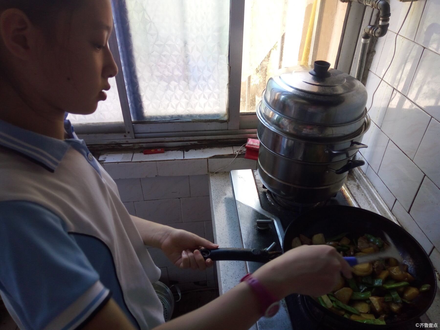孝敬老人，别让孝心等待成为遗憾。
