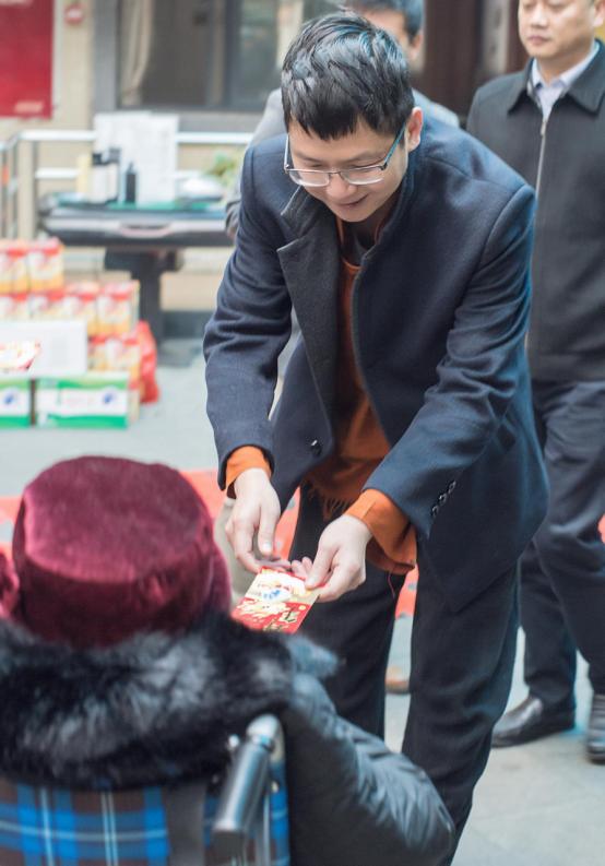 重庆敬老月活动成效显著，构建和谐社会，弘扬敬老爱老风尚