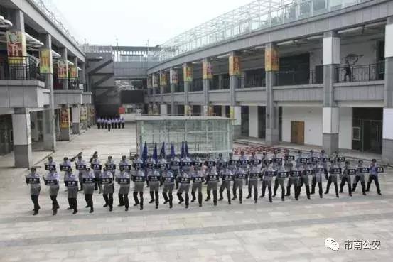 青岛市市南区建立敬老月活动四项机制，打造和谐社会新篇章