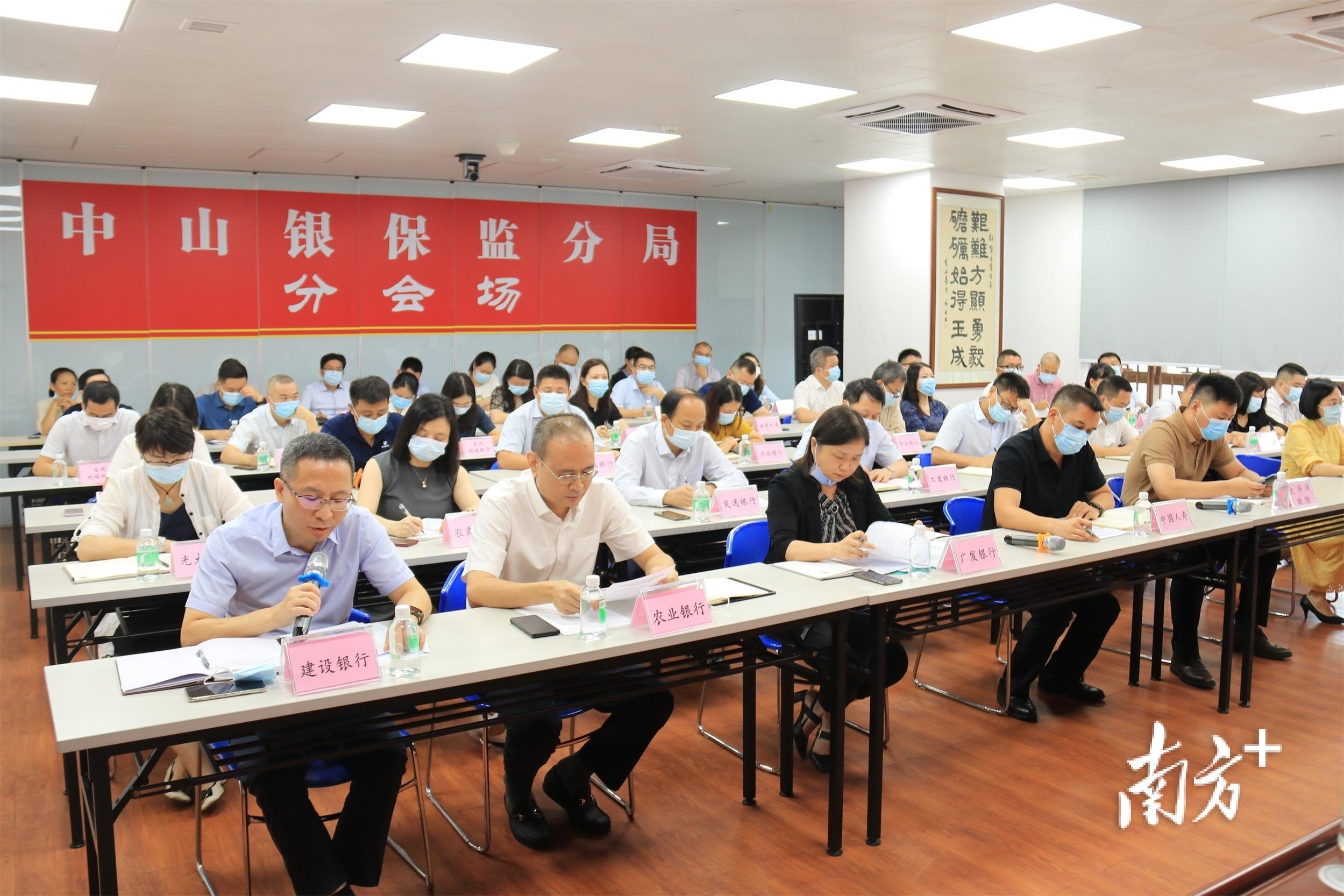 老年人没有养老钱怎么办，探索解决方案与策略