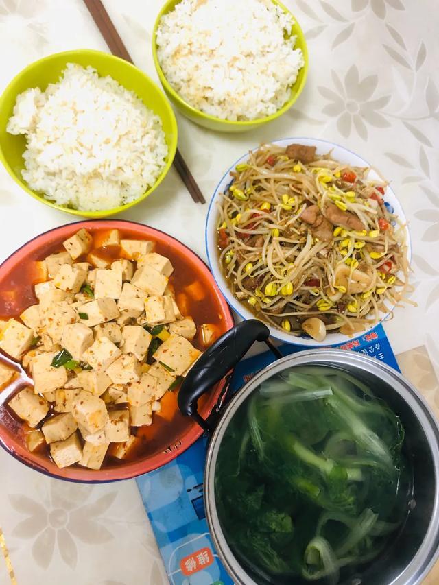 适合老年人居住养老小区的设计与运营策略探讨
