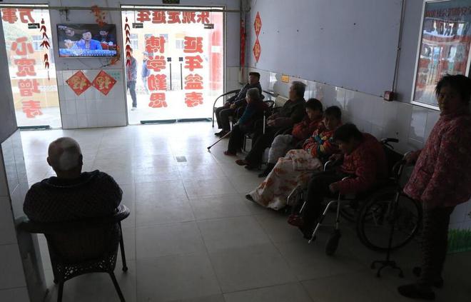 老年人选择养老院，追求更高品质的生活方式