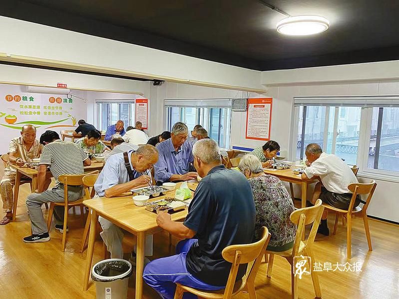 夕阳红老年养老服务中心，关爱晚年的温暖港湾