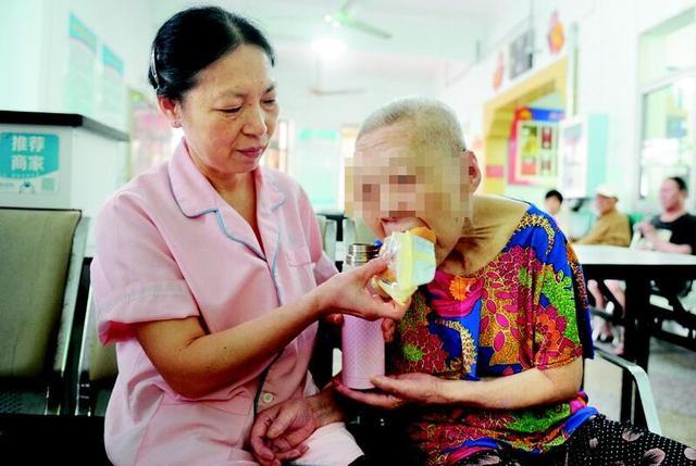 老年痴呆与养老院，关于长者照顾的深刻话题