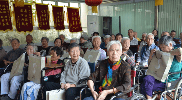 为老年人打造温馨家园，养老院成为老年生活的温馨归宿