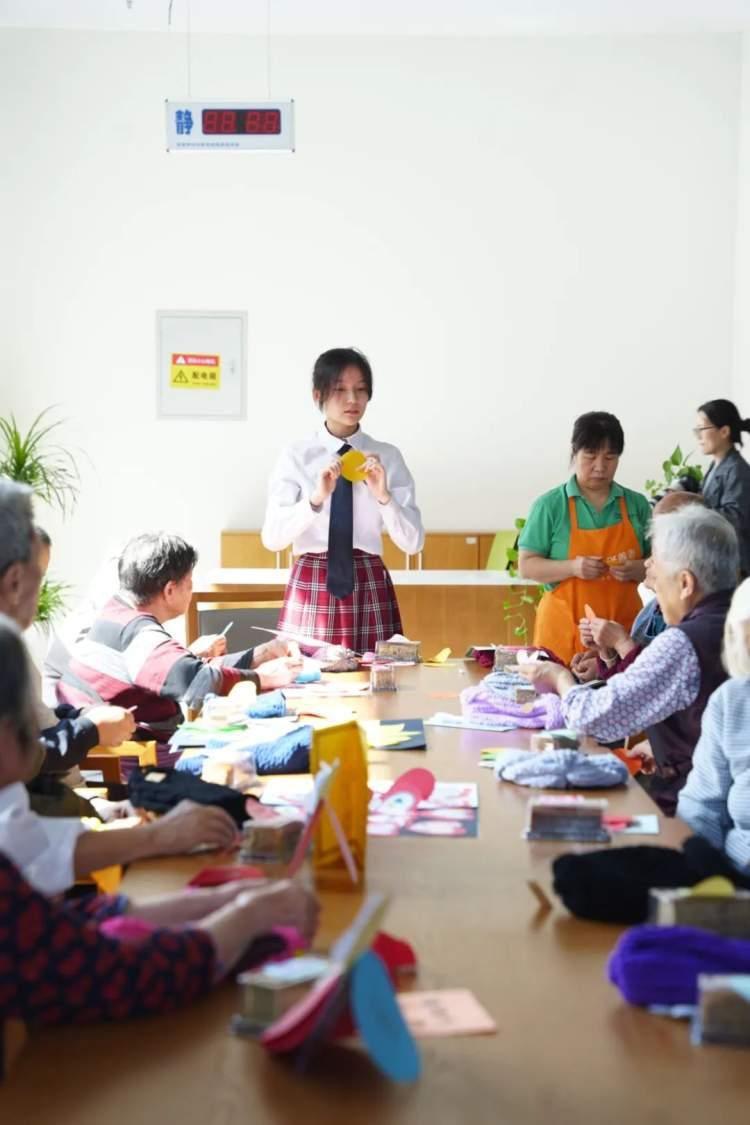 华新老年公寓，养老院新典范，长者温馨之家