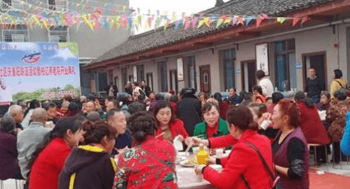 养老院老年集市活动，重拾往日繁华，构建社区温暖桥梁