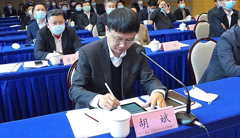 养老年金与灵活就业，哪个更适合个人发展？探讨其优劣对比。