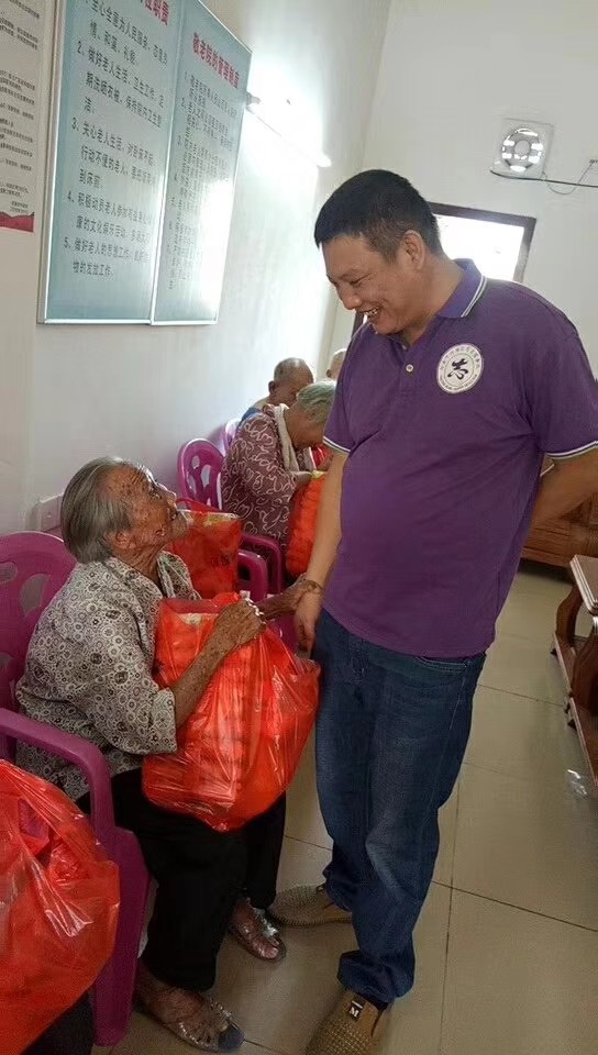 养老院老年人长虫现象的成因探究
