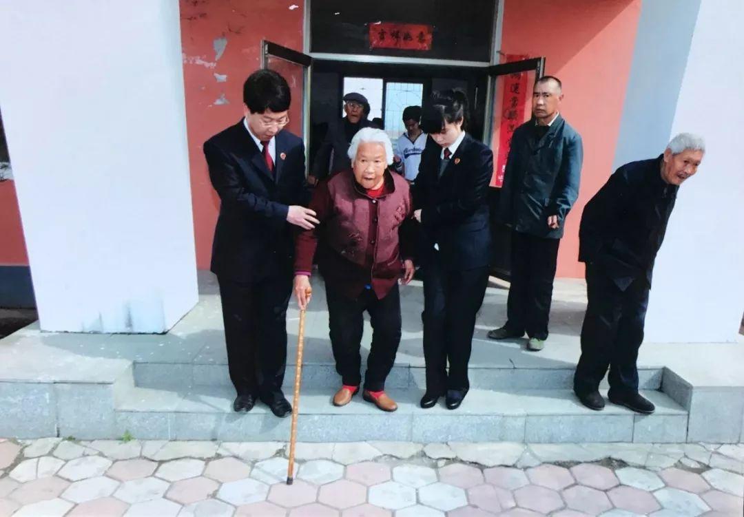 东港老年养老院电话号码，关爱与服务的连接桥梁