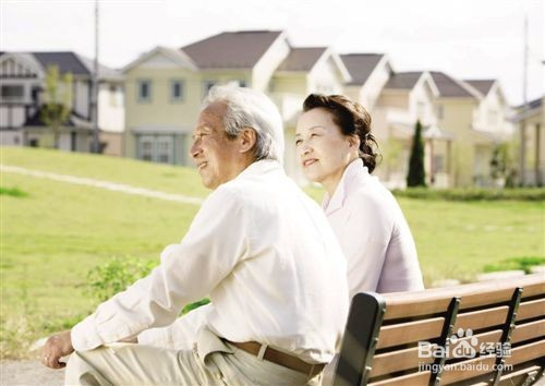 老年人养老方式的探讨，哪种方法更为理想？