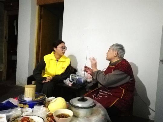 如何开导老年人去养老院，理解与尊重的桥梁