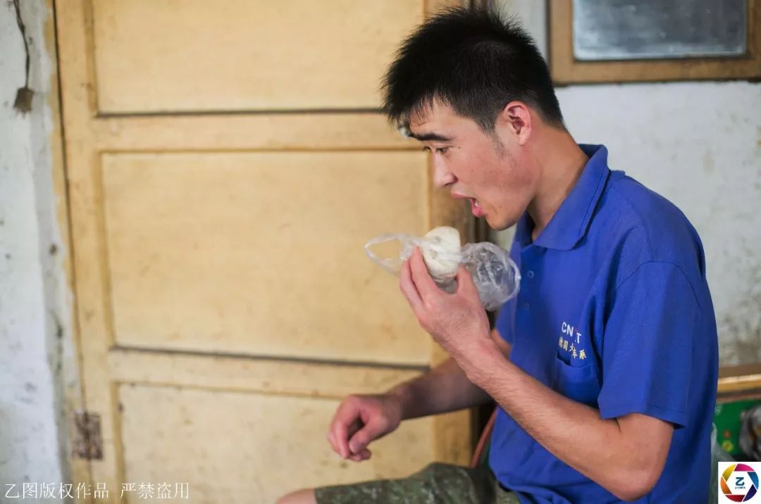 两子共担责任，老年人的抚养与担当