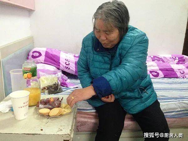 上海养老院积极应对老年痴呆的挑战，接纳与关怀的力量