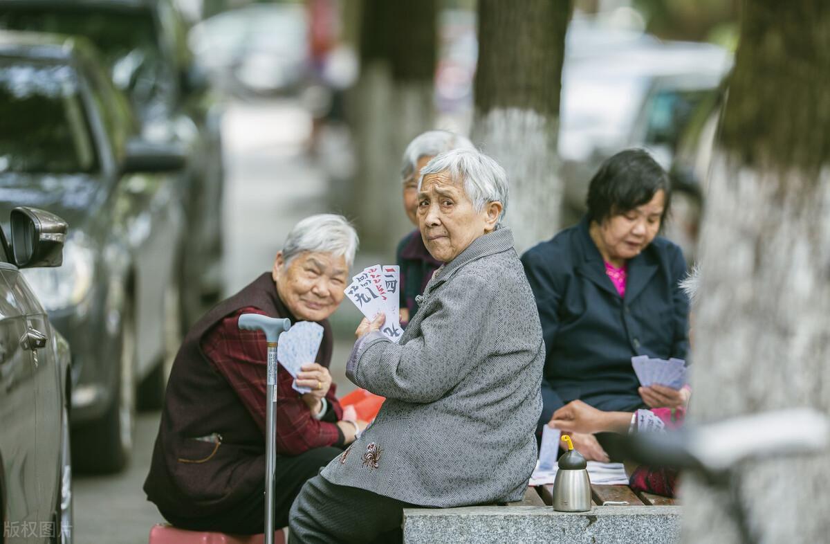 探索与实践，70岁老年人的新型养老模式