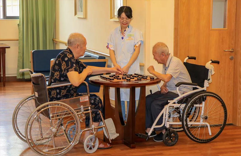 养老院老年人的管理，策略与实践