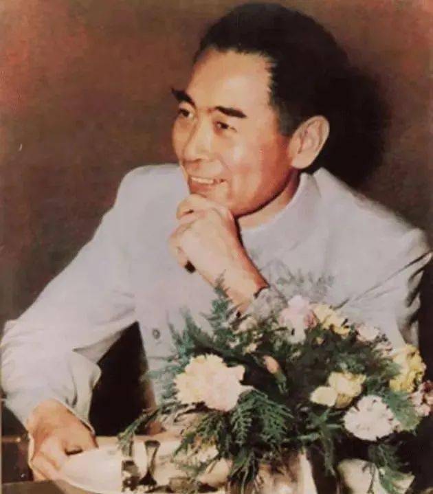 周总理，我是人民的总服务员，愿为人民服务而死