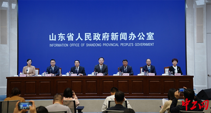 中共岚皋县委办公厅与县政府办公厅联合印发，加强养老服务体系建设的指导意见