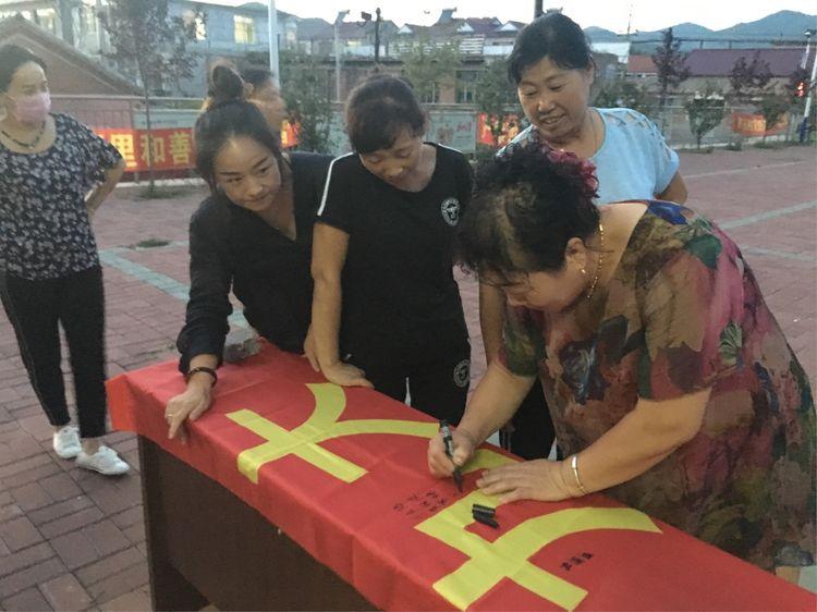 社会各界踊跃参与喜迎党的十九大 展示老年新风采文艺汇演活动