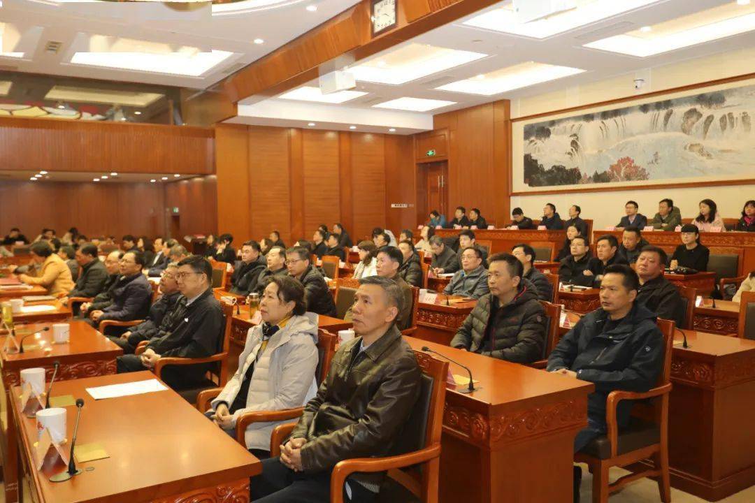 全国人民共同关注，十二届全国人大二次会议开幕盛况的组织收看