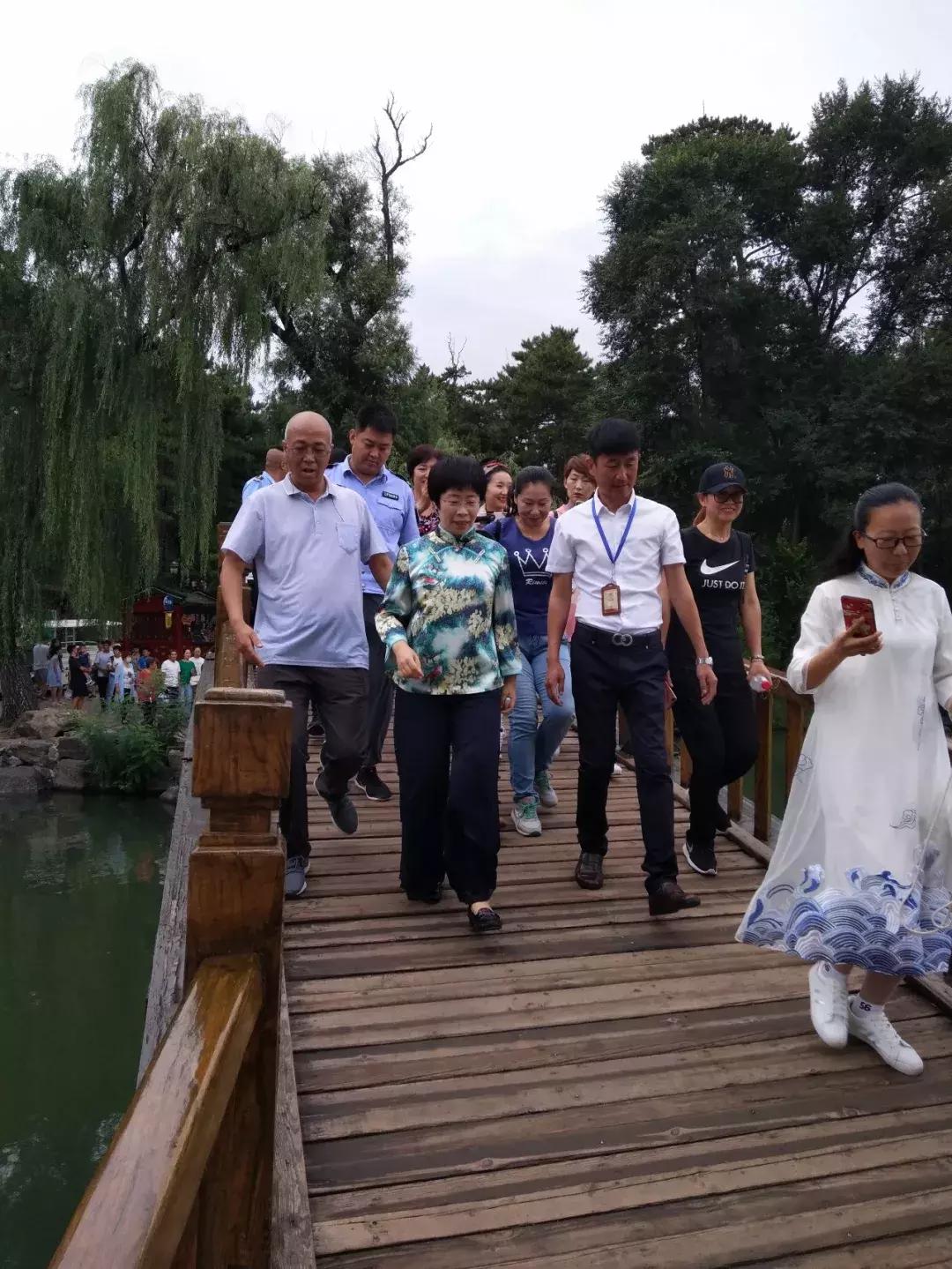 第四期金色大讲堂成功举办，探索知识的新纪元之光