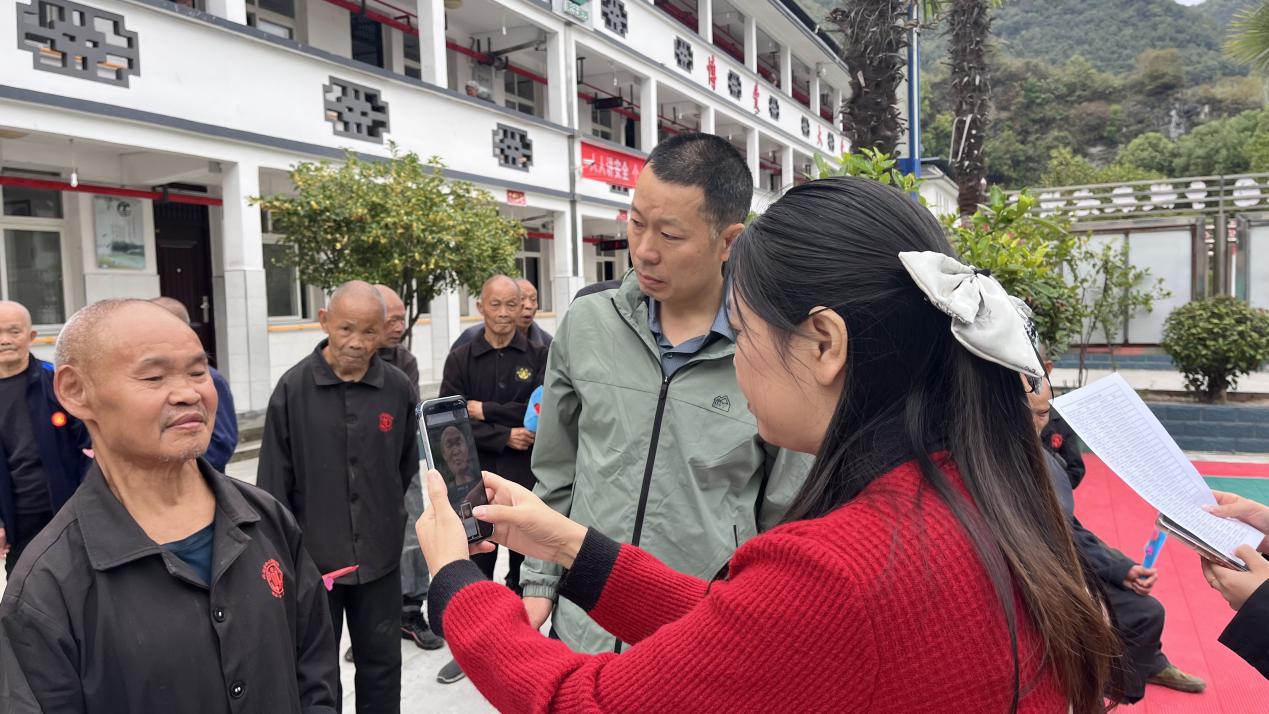 岚皋县敬老助老总会成立，构建和谐社会，弘扬敬老助老精神
