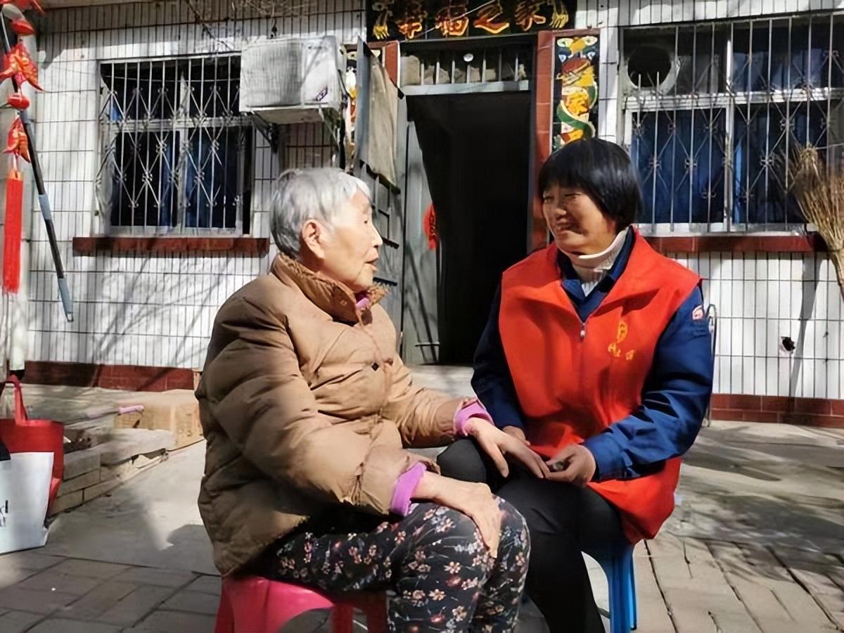 平顶山助老机构获物资捐赠，携手共筑爱心桥梁