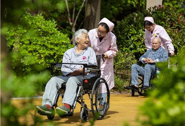民政部等六部门协同推动，养老院医疗服务能力提升，今年超半数需达标