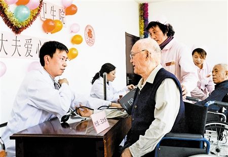 民政部等六部门协同推动，今年超过半数的养老院需具备医疗服务能力