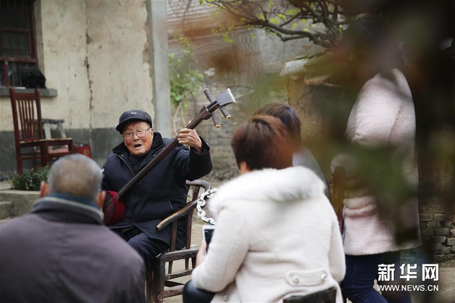 岚皋县宝丰村，曲艺活化石传承技艺于乡村