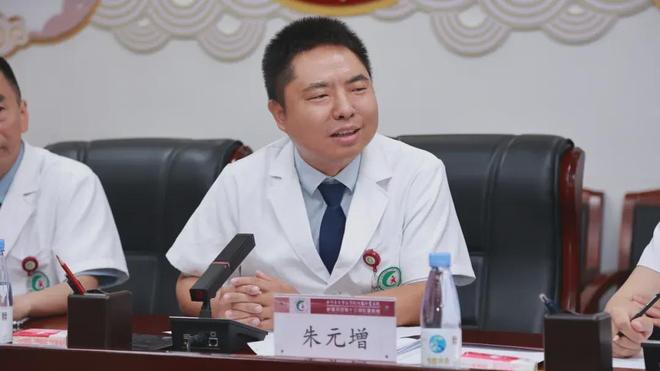 胡方宽，岚皋县省人民医院主任医师的医学之光