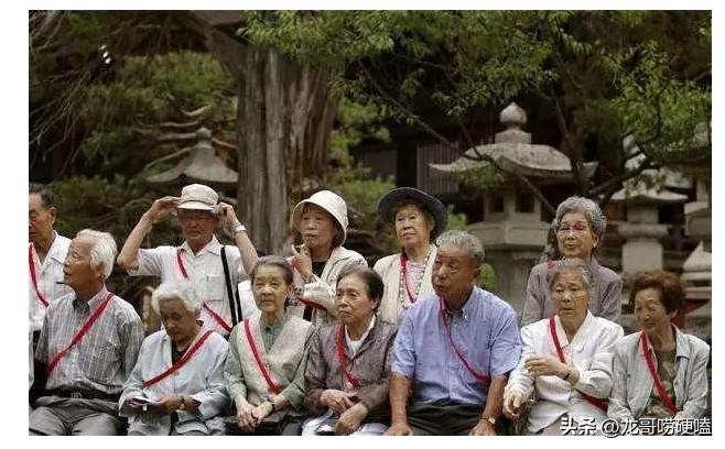 外国的老年人养老保险制度及其启示