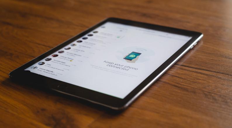 无缝通讯新时代，WhatsApp跨设备登录与实时消息同步功能上线